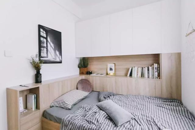 小户型卧室面积小也不怕，床和衣柜这样做非常省空间